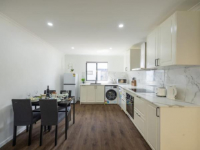 Comfy 2BR Unit CBD near Stadium River Mall Cafe